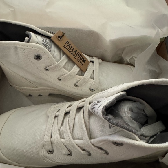 Palladium White Pampa HI Canvas High-Top - Picture 2 of 4